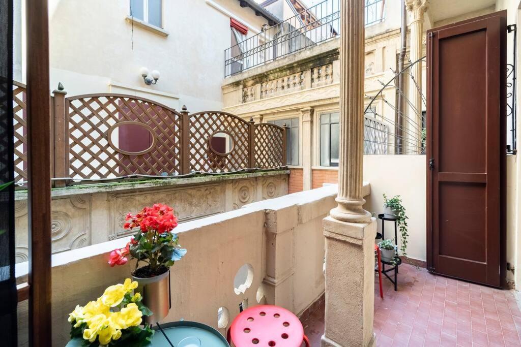 Appartamento Elegante E Centrale La Foglia D'Oro Bolonia Exterior foto